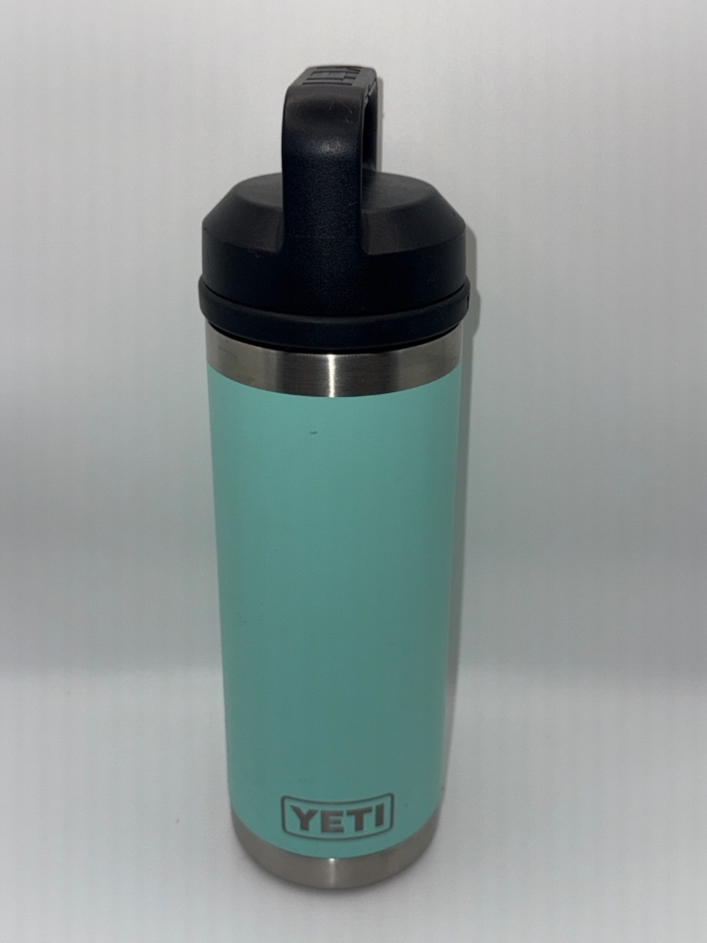 YETI Rambler 18 oz Seafoam Bottle Black Chug Cap Retired Color